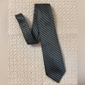 Claiborne Neck Tie - Silver and Blue Circle Pattern Polka Dot